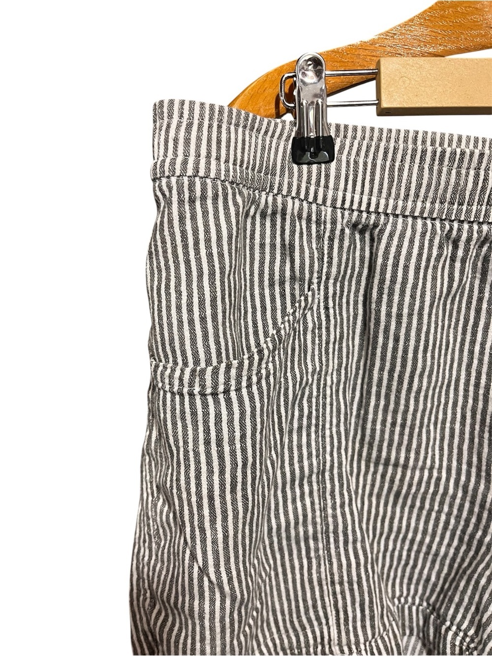 Old Navy Women's Linen Blend High Waist Striped Shorts - White & Gray XL - Picture 2 of 10